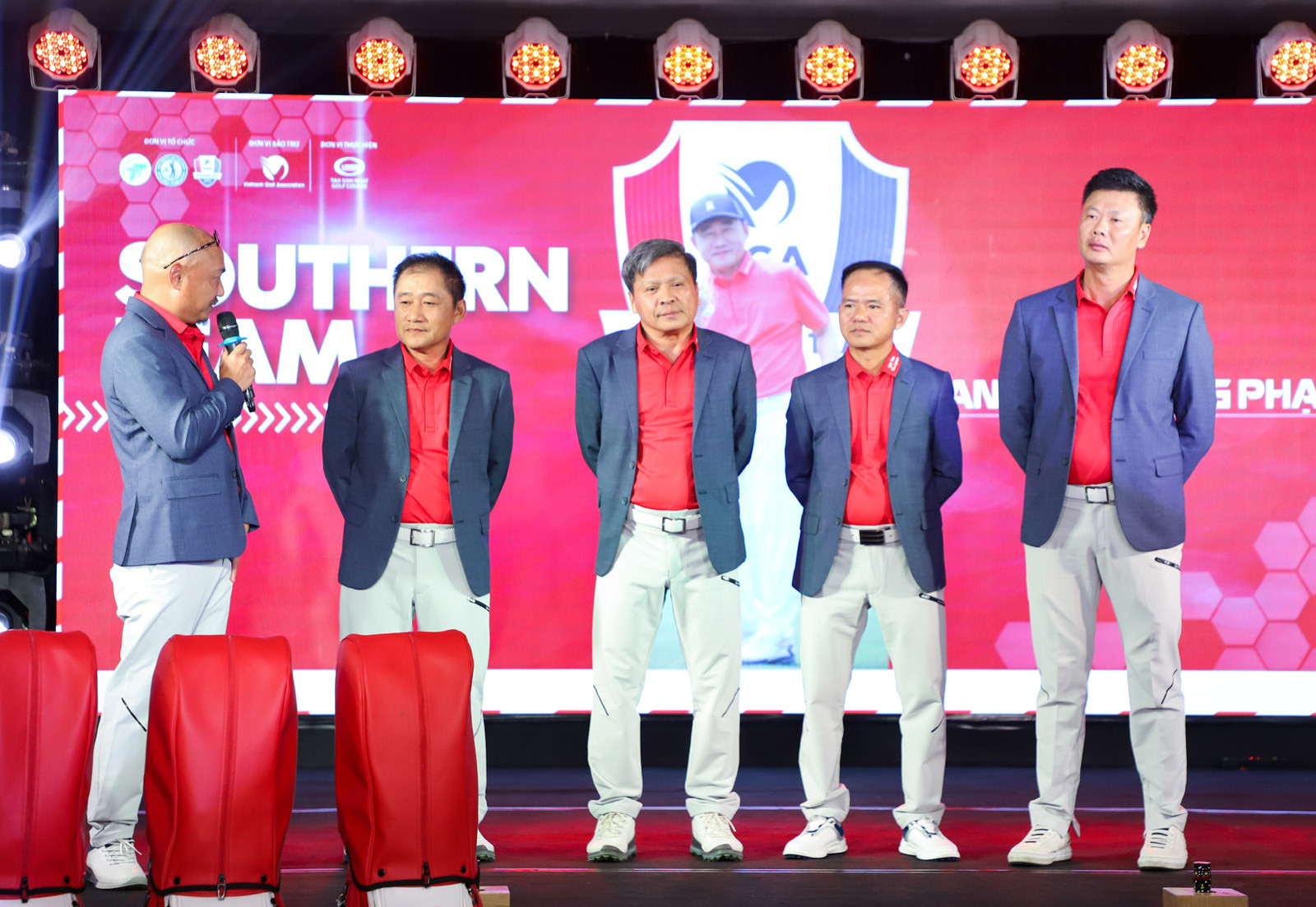 Hấp dẫn giải golf đối kháng đồng đội hai miền Nam-Bắc
