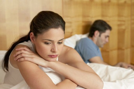 Chồng nhắn tin cho bác sĩ xin thuốc để 'hãm' nhu cầu của vợ