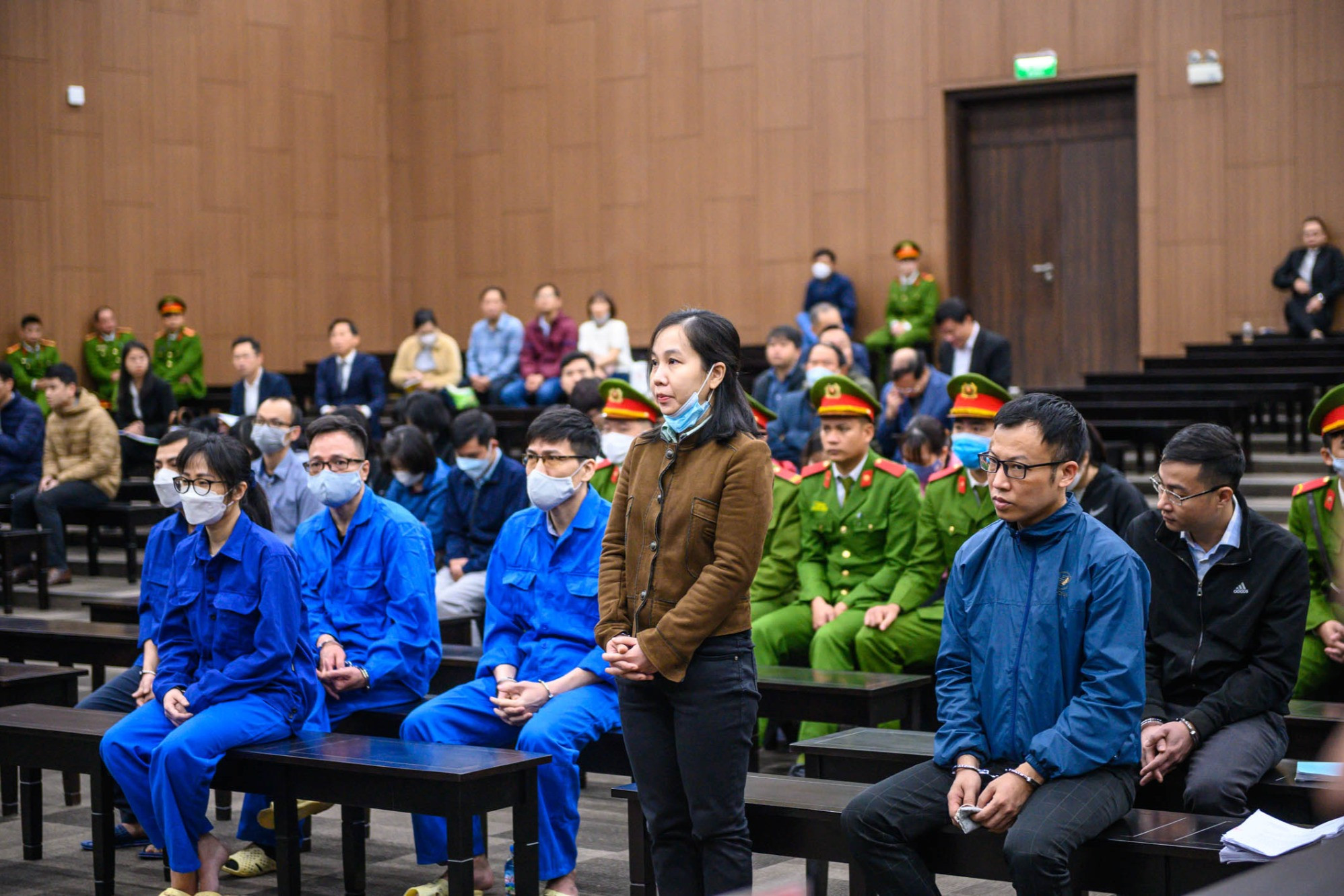 Đại gia đòi trăm tỷ gửi ngân hàng trong vụ ‘siêu lừa’ Nguyễn Thị Hà Thành