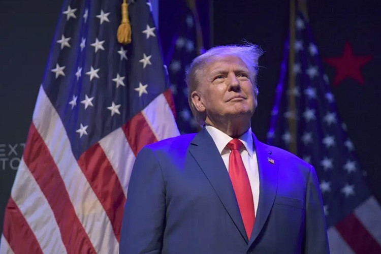 Ông Trump tái xuất trên Facebook sau hai năm bị ‘cấm cửa’