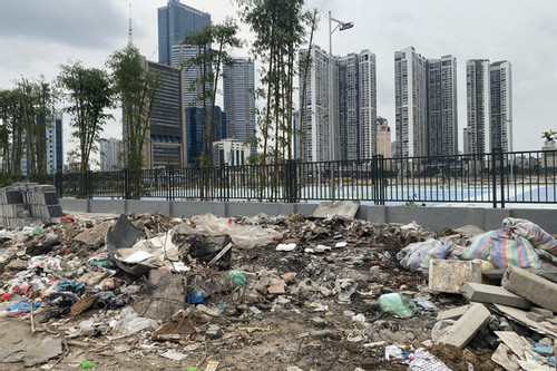 Hà Nội: Đường 'biến' thành điểm tập kết rác, bãi đỗ ô tô