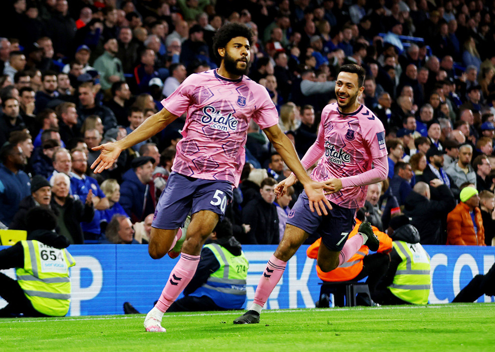 Chelsea bị Everton cầm hòa kịch tính