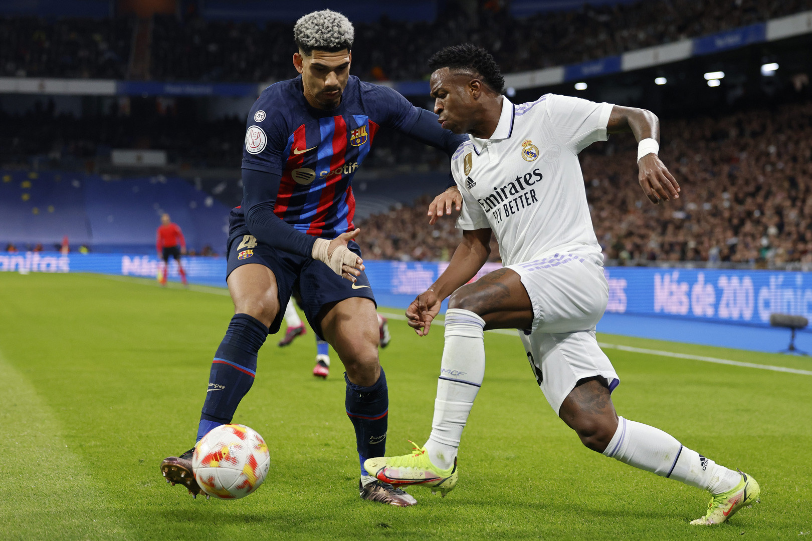 Barca vs Real Madrid: Vinicius đối đầu núi lửa Camp Nou