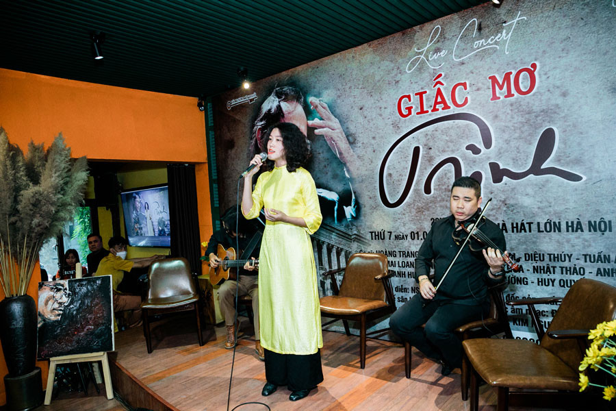 Hoàng Trang hát kỷ niệm 22 năm ngày mất của nhạc sĩ Trịnh Công Sơn