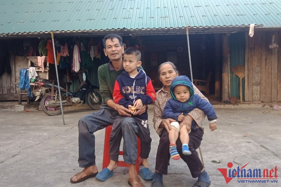 Vợ đi vay từng đồng lo cứu chồng tai nạn lật xe nghiêm trọng
