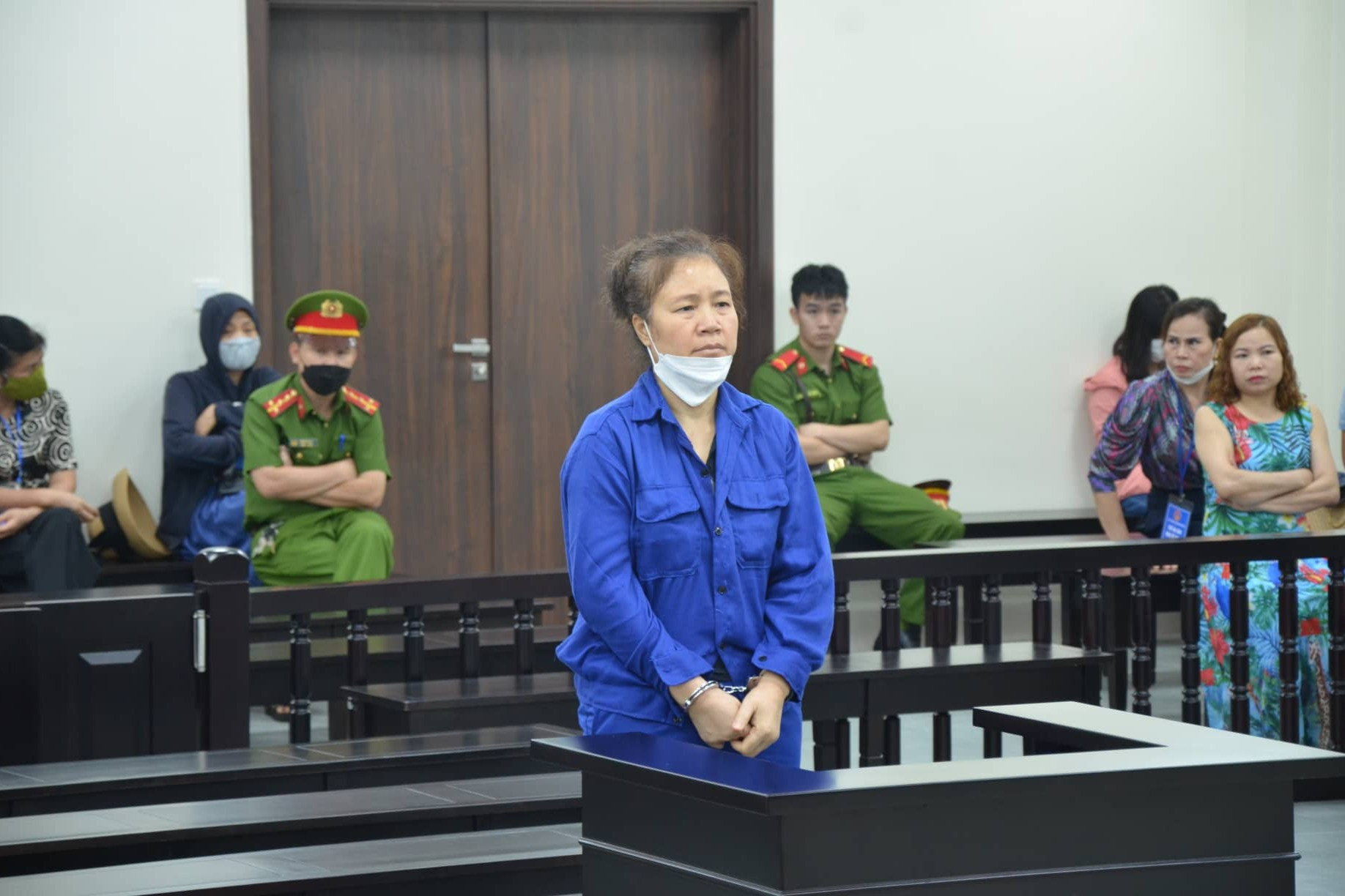 ‘Quý bà’ U60 dựa hơi nhân tình lừa đảo chiếm đoạt hơn 10 tỷ