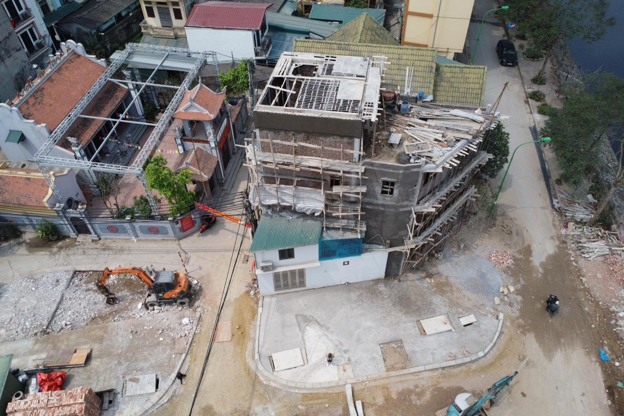 Ngôi nhà siêu méo mó bên tuyến đường mới mở ở Hà Nội