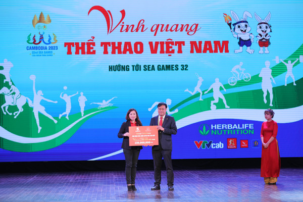 Bia Saigon cam kết hỗ trợ phát triển tài năng trẻ Việt Nam