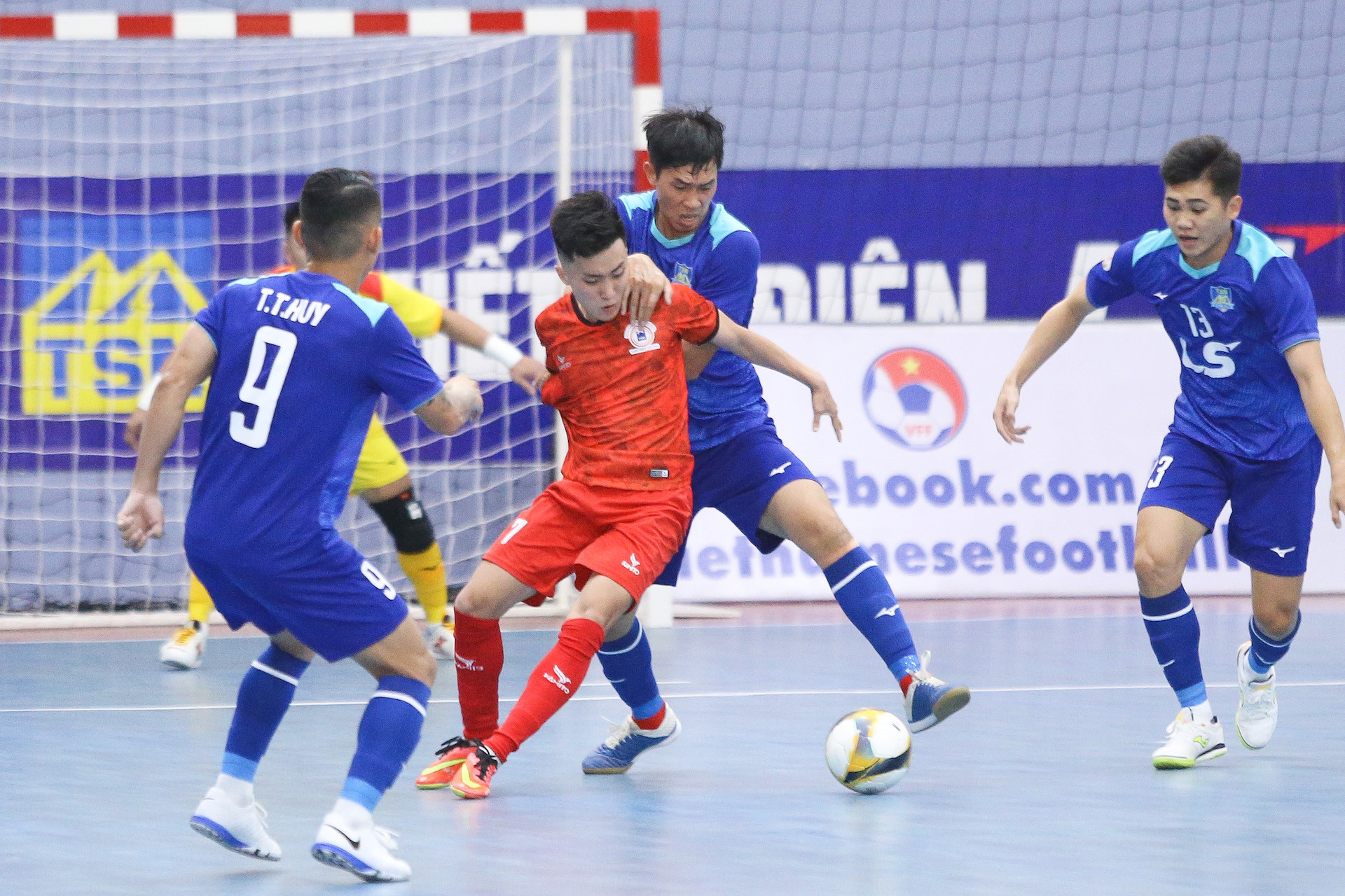 Vòng 1 giải Futsal VĐQG: ĐKVĐ ra quân thuận lợi, Thái Sơn Nam hoà đau