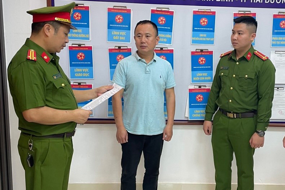 Cựu chủ tịch xã ở Hải Dương bị khởi tố, bắt tạm giam