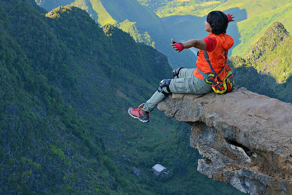 3 lần tới mỏm đá tử thần ở Hà Giang, phượt thủ U60 kể phút check-in 'sợ rớt tim'
