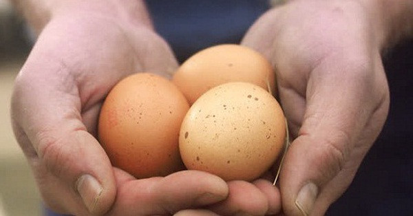 Chuyên gia Mỹ khuyên khi thấy trứng có dấu hiệu này thì không nên mua