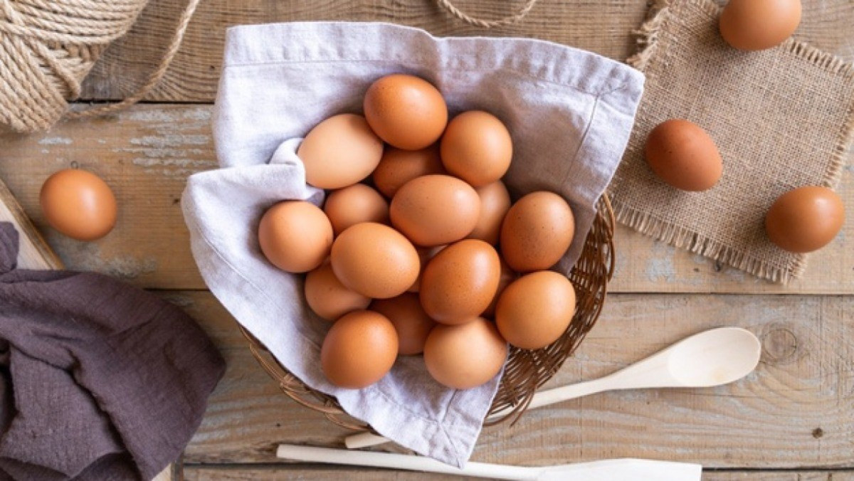 Chuyên gia Mỹ khuyên khi thấy trứng có 5 dấu hiệu này thì không nên mua, dễ gặp trứng để lâu - Ảnh 1.