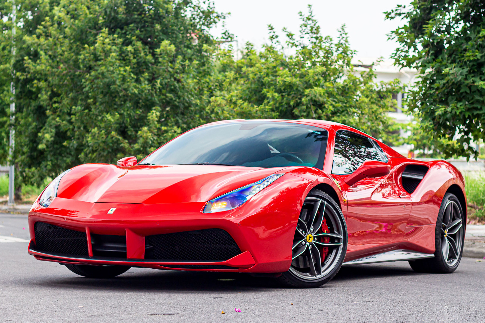 Gặp lại siêu xe Ferrari 488 Spider một thời gắn bó với Cường Đô la