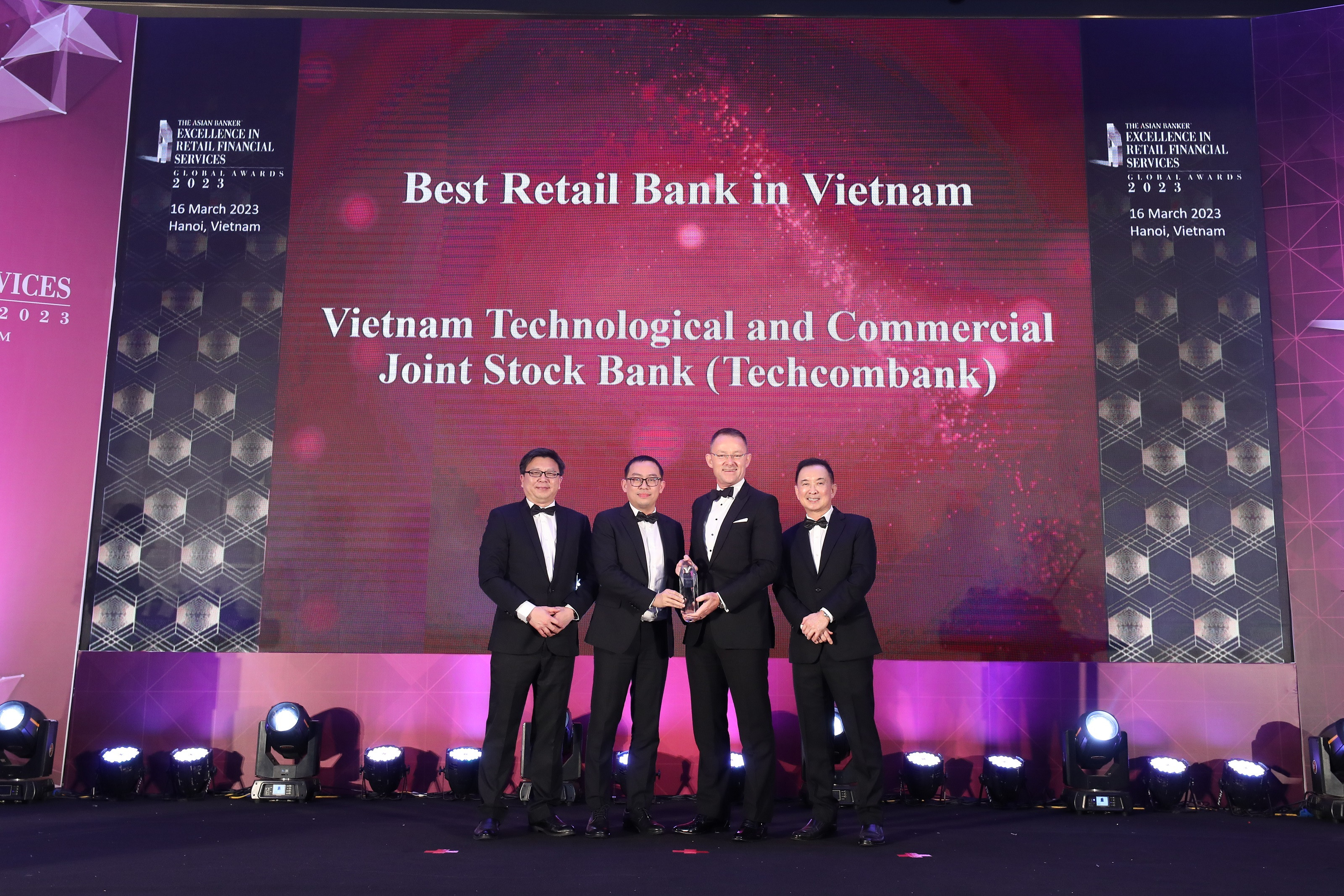The Asian Banker vinh danh Techcombank là ‘Ngân hàng bán lẻ xuất sắc nhất’