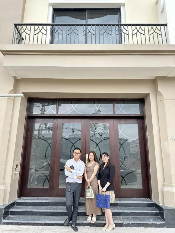 'MC giàu nhất VTV' Bùi Đức Bảo tậu biệt thự liền kề - Ảnh 1.