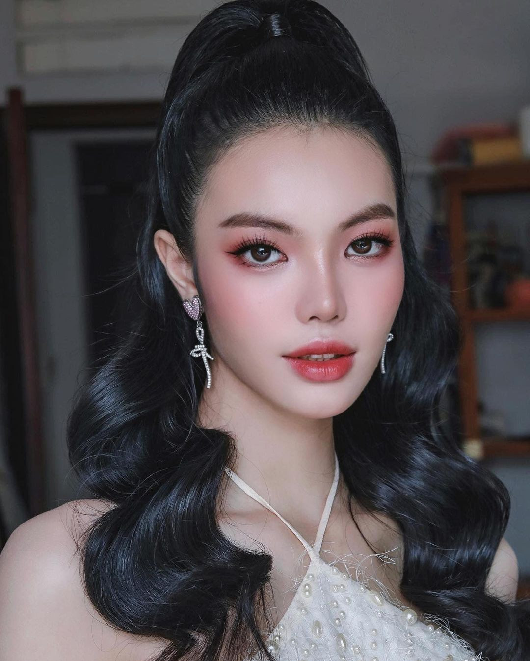 Người đẹp Tường San 18 tuổi, cao 1m79, eo 56cm thi Hoa hậu Chuyển giới Việt Nam