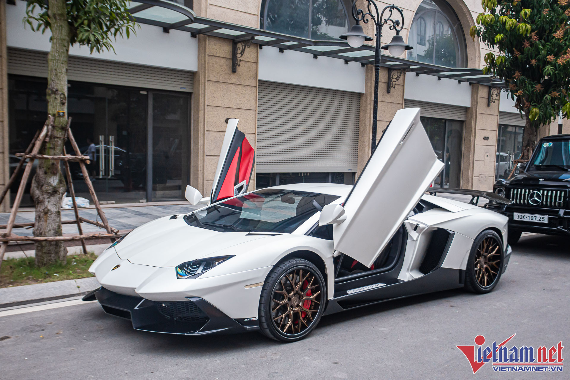 Siêu xe Lamborghini Aventador độ bản kỷ niệm độc nhất Việt Nam