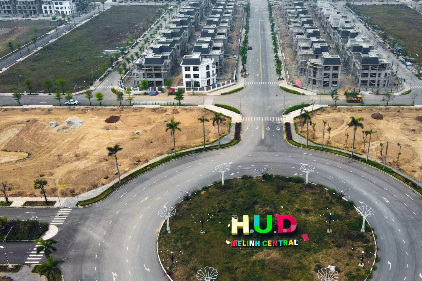 Chủ tịch Hà Nội chốt phương án xử lý 64 dự án chậm triển khai ở Mê Linh