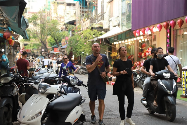 Hanoi's decade-long effort to clear pavements with no significant results