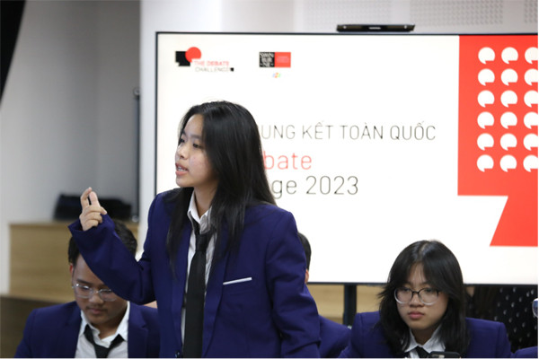 Học sinh Việt Nam tranh biện chuyên nghiệp tại The Debate Challenge 2023