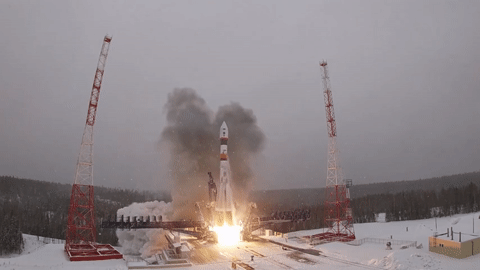 Xem Nga phóng vệ tinh quân sự lên quỹ đạo