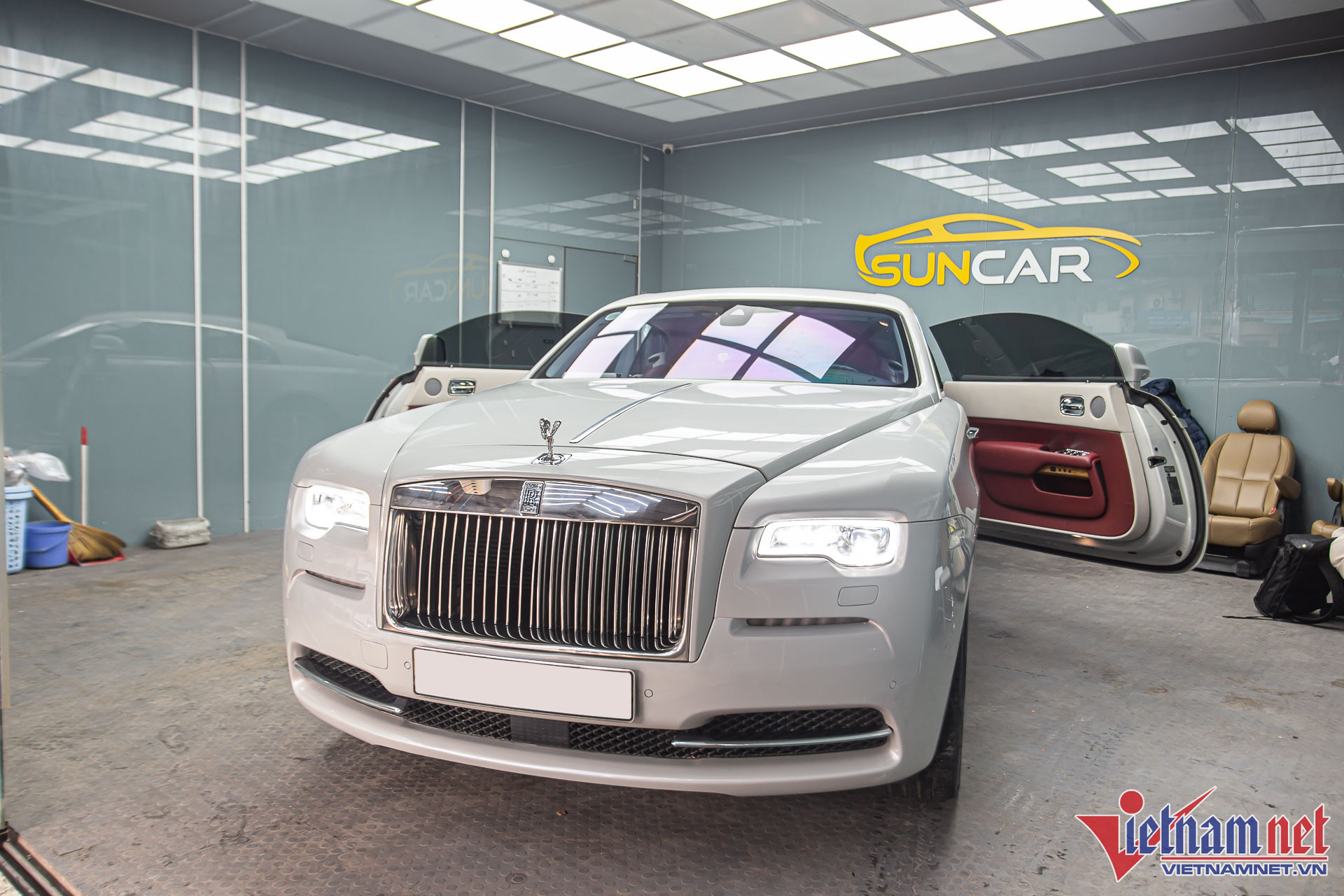 Ngắm Rolls-Royce Wraith độ Series II của dân chơi biển số đẹp Hà thành