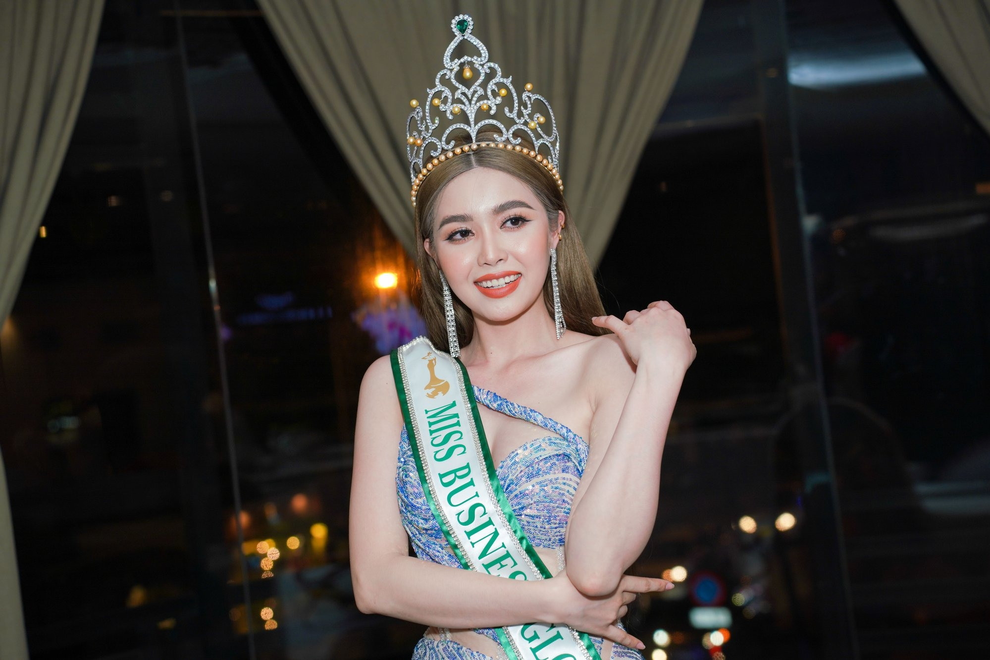 Hoa hậu Nguyễn Thị Thảo dành toàn bộ tiền thưởng làm từ thiện