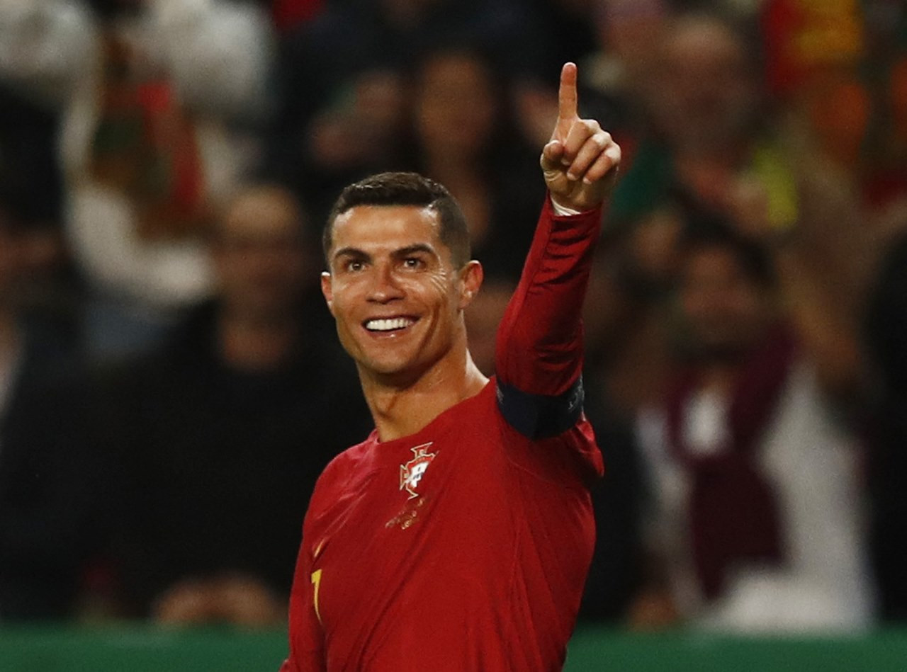 Ronaldo giúp Bồ Đào Nha thắng to trận ra quân vòng loại EURO 2024