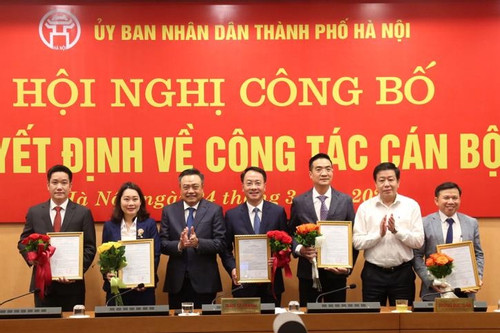 Chủ tịch Hà Nội bổ nhiệm 3 giám đốc sở