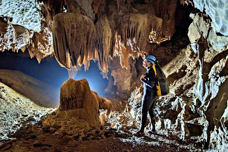 Hệ thống 5 hang động nguyên sơ dài hơn 3,3km vừa được phát hiện tại Quảng Bình