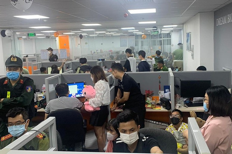 Công an tìm người bị ghép ảnh, gọi điện đe đọa đòi nợ