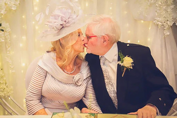 Trúng tiếng sét ái tình ở tuổi 78, người phụ nữ làm đám cưới lãng mạn
