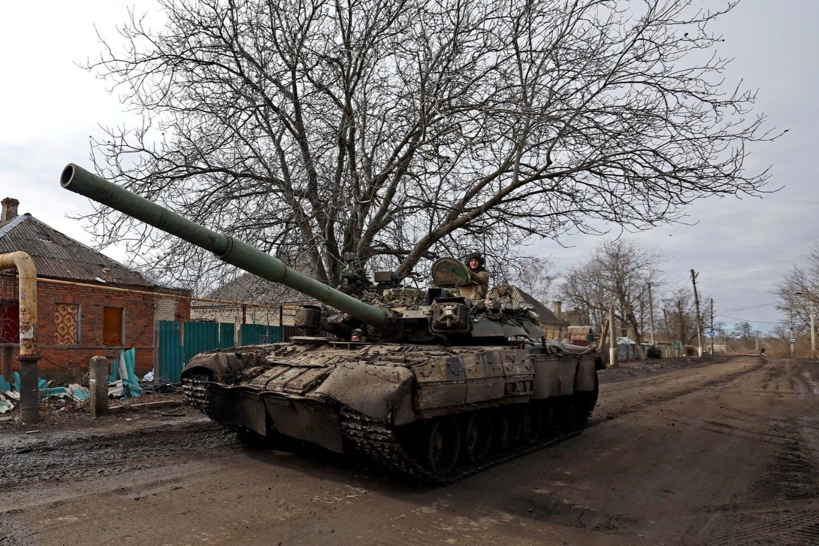 Ukraine sắp phản công ở Bakhmut, Slovakia giao chiến cơ cho Kiev