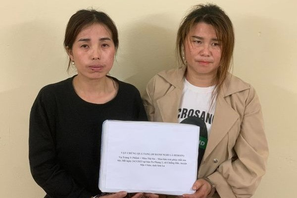 Sơn La: Bắt quả tang 2 phụ nữ cùng 5 bánh heroin