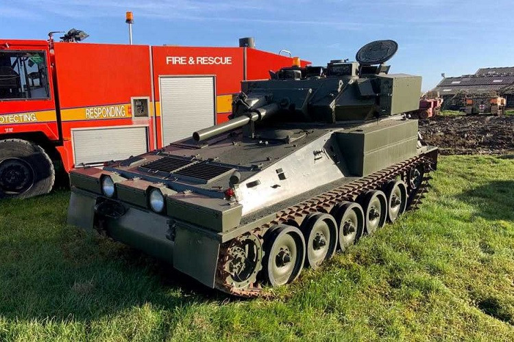 Ukraine sắp được tặng xe tăng, đẩy mạnh mua sắm UAV quân sự