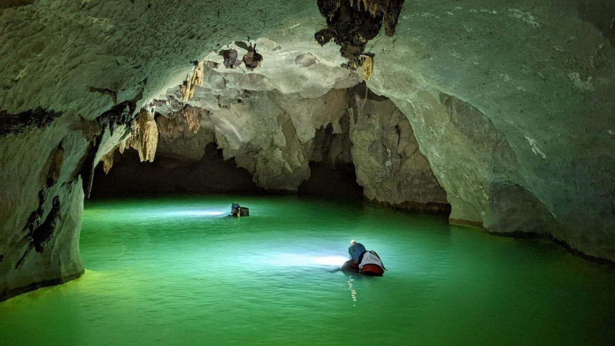 british experts discover new untouched caves in quang binh picture 1