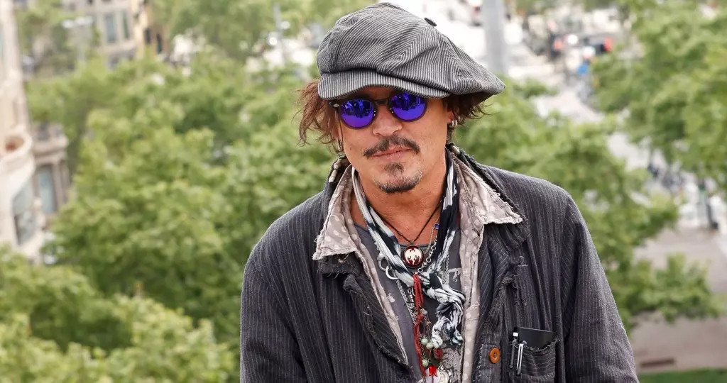 Johnny Depp sống ẩn dật ở quê sau khi thắng kiện vợ cũ 15 triệu USD