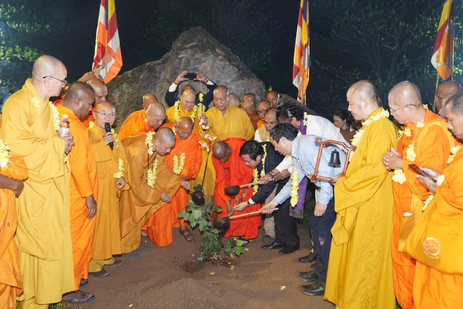 Trung tâm Hỗ trợ Thanh niên công nhân và Lao động trẻ tỉnh: Thành lập Chi đoàn Công ty TNHH Ladovii