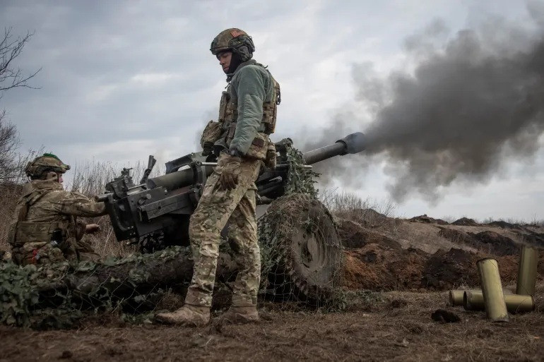 Ukraine nói tình hình ở Bakhmut đang ổn định, Nga phủ nhận thiếu xe tăng