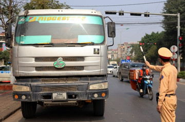 Cục CSGT cảnh báo khẩn khi liên tiếp phát hiện ô tô dùng đăng kiểm giả