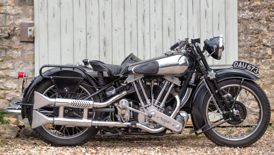 Siêu mô tô cổ Brough Superior SS100 1936 giá đắt hơn siêu xe