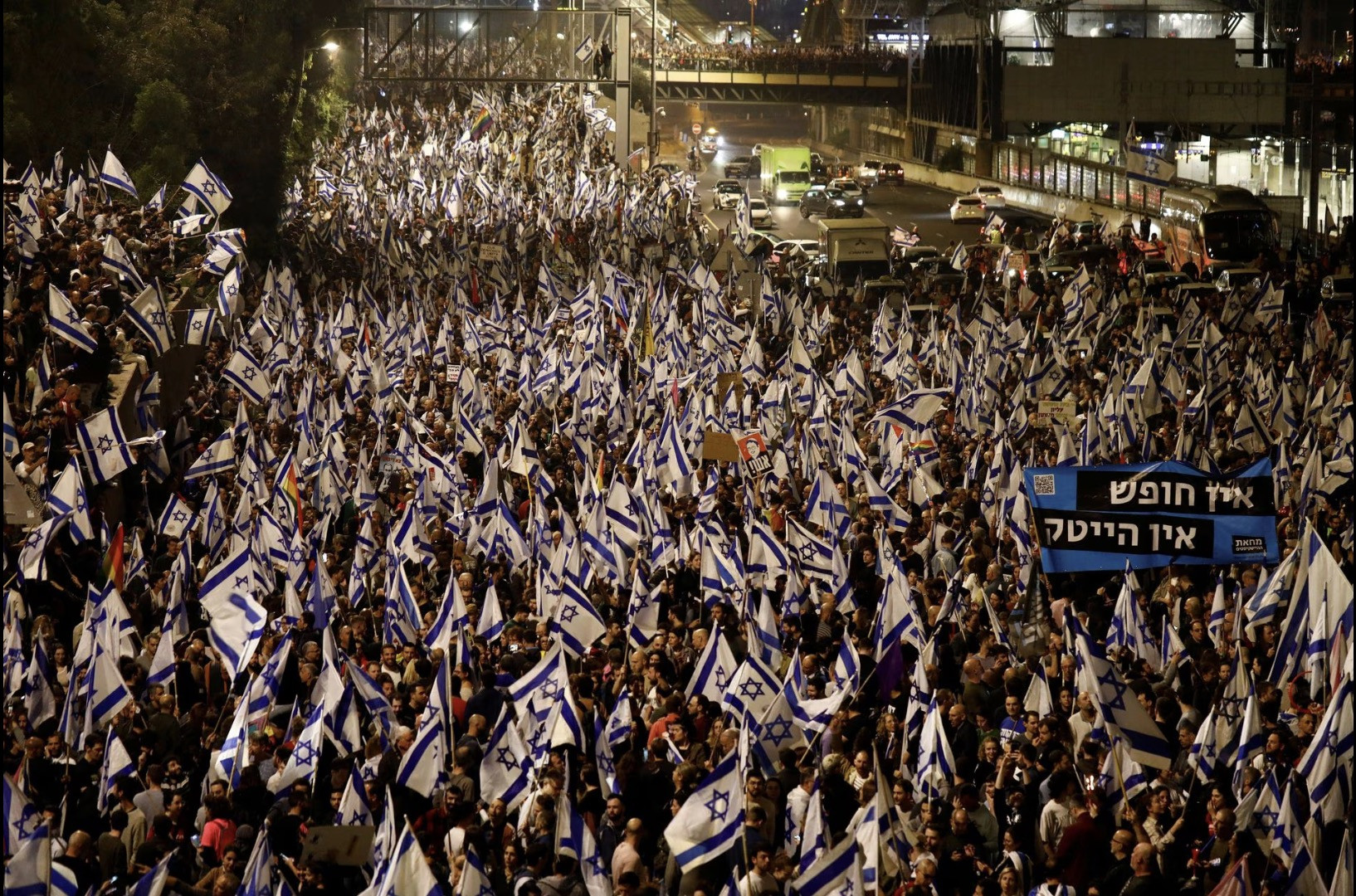 Bộ trưởng Quốc phòng Israel bị sa thải, biểu tình bùng nổ