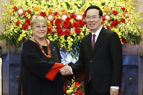 Cựu Tổng thống Chile ngưỡng mộ tinh thần bất khuất của người dân Việt Nam