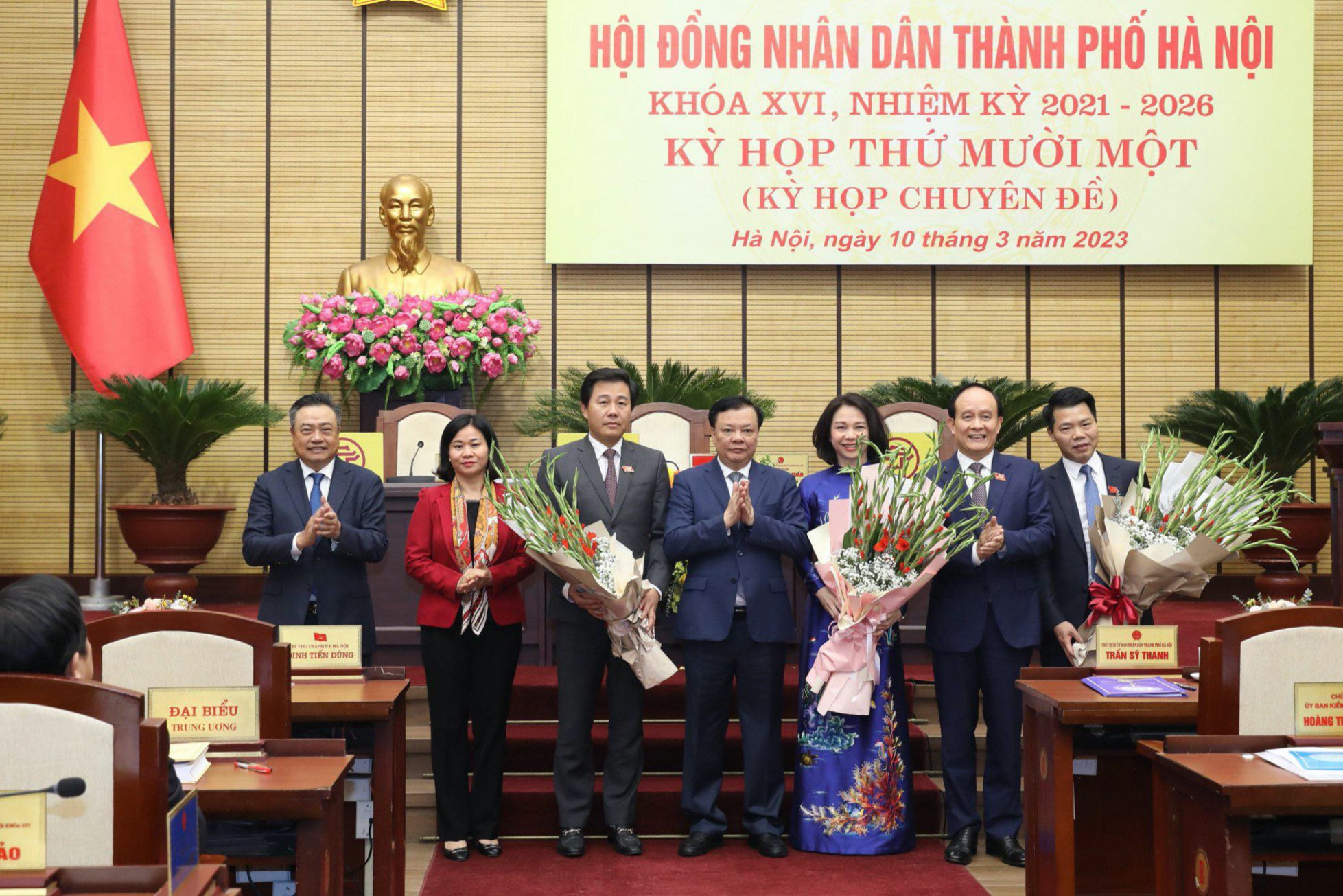 Hà Nội phân công nhiệm vụ Chủ tịch UBND TP Trần Sỹ Thanh và 6 phó chủ tịch