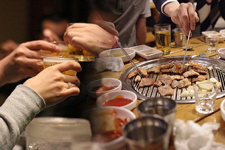 Người Hàn thay đổi thói quen ăn trưa: ít uống cà phê, không tụ tập bạn bè