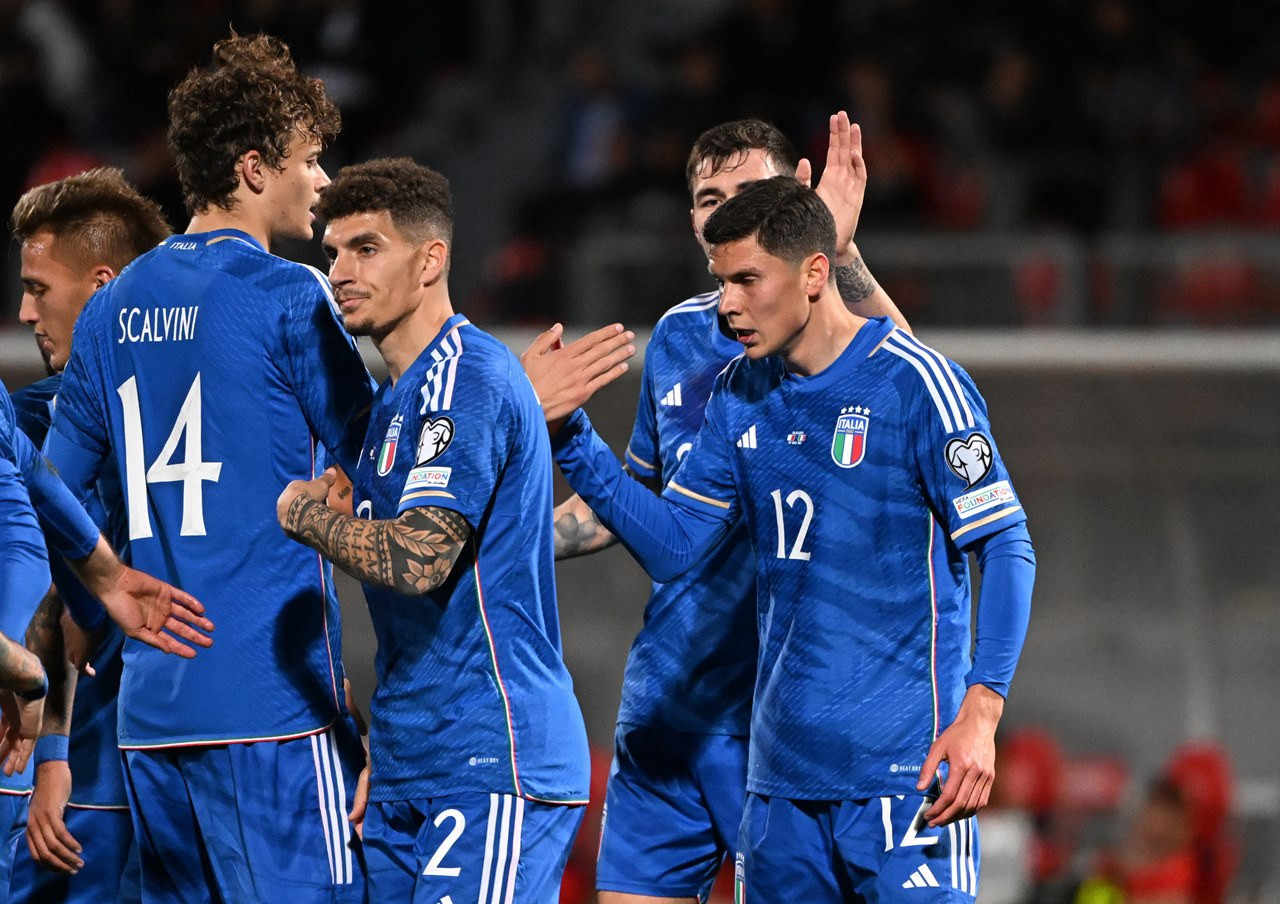Italy thắng nhọc đội bóng kém tuyển Việt Nam 70 bậc của FIFA