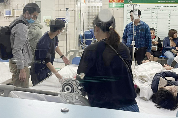 Hàng chục học sinh Hà Nội phải nhập viện sau chuyến dã ngoại