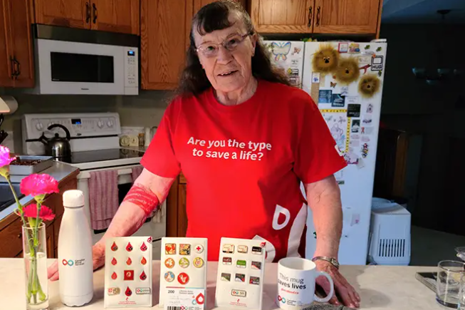 Người phụ nữ hiến 203 đơn vị máu, lập kỷ lục thế giới
