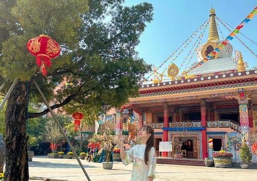Ghé thăm ngôi chùa kiến trúc Tây Tạng độc nhất ở Hà Nội
